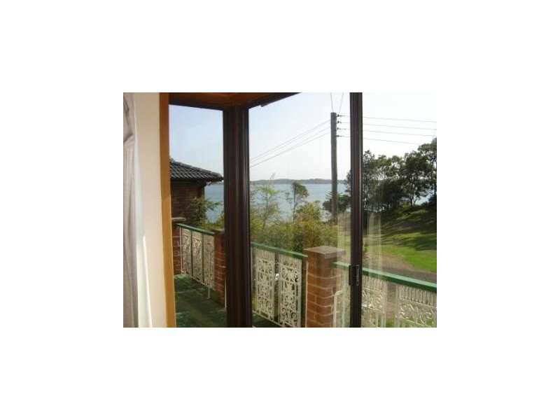 Toonibal Ave, Eleebana NSW 2282