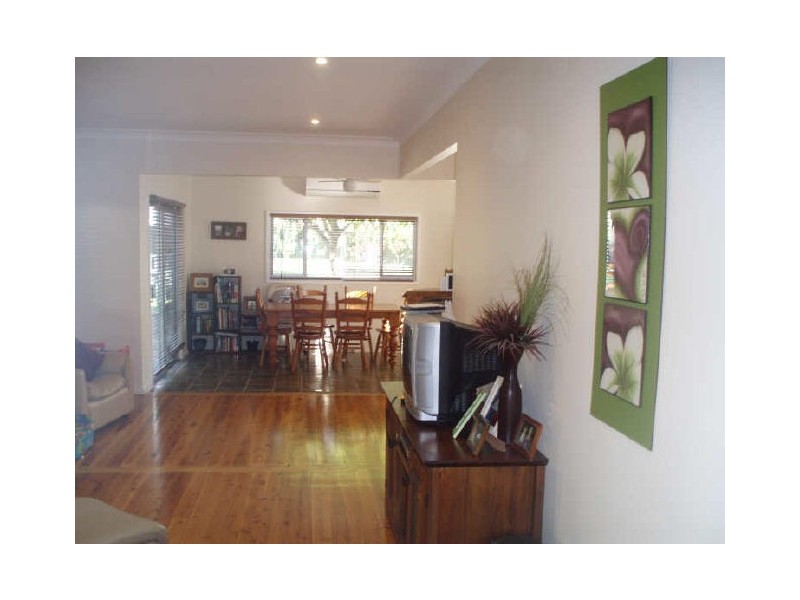 5 Jean Street, Belmont NSW 2280