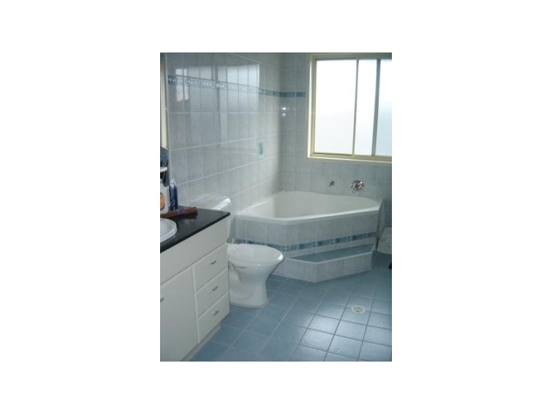 Gommera Street, Blacksmiths NSW 2281