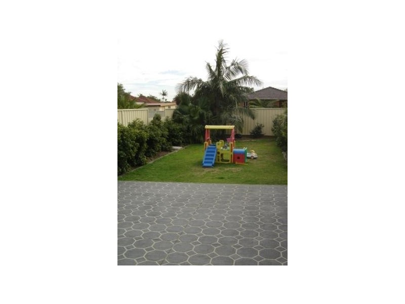 Gommera Street, Blacksmiths NSW 2281