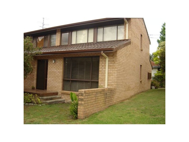 1/2 Mulbinga Close, Charlestown NSW 2290