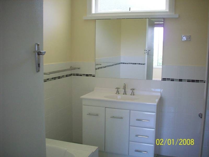 15 Belmont Cres, Belmont NSW 2280