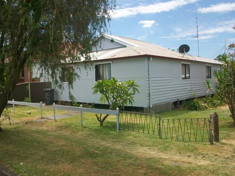 19 Ross Street, Belmont NSW 2280