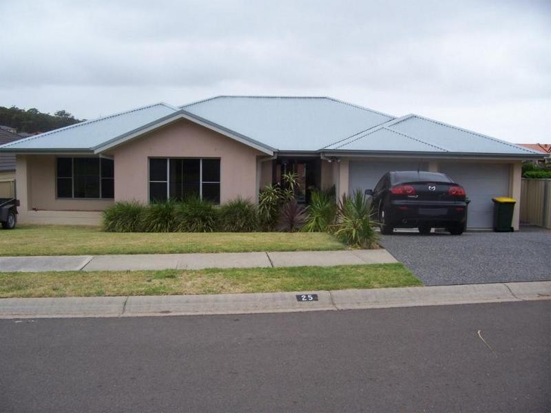 25 Pebble Beach Court, Belmont NSW 2280