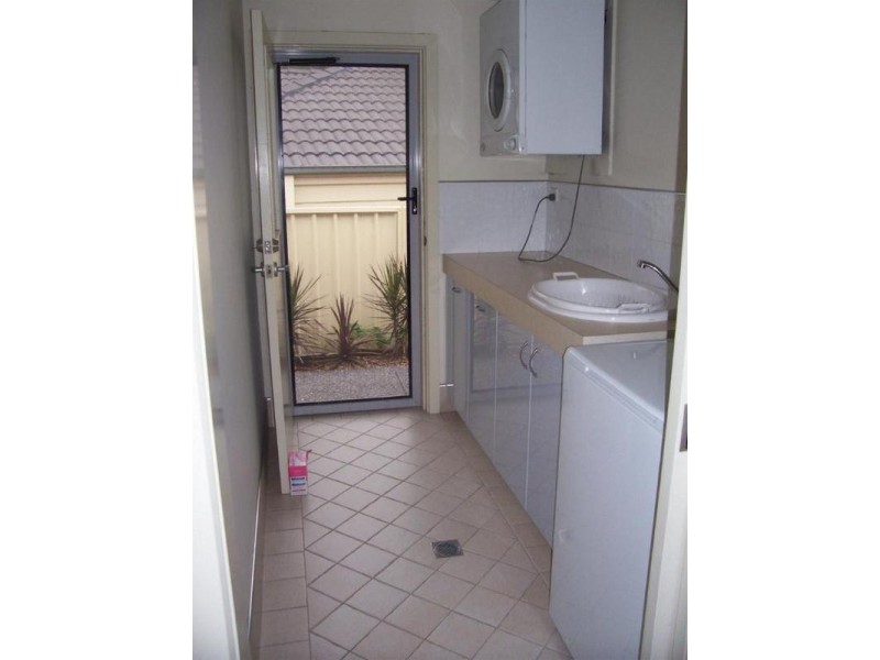 25 Pebble Beach Court, Belmont NSW 2280