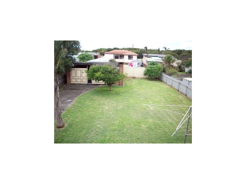 10 Aldunga, Blacksmiths NSW 2281