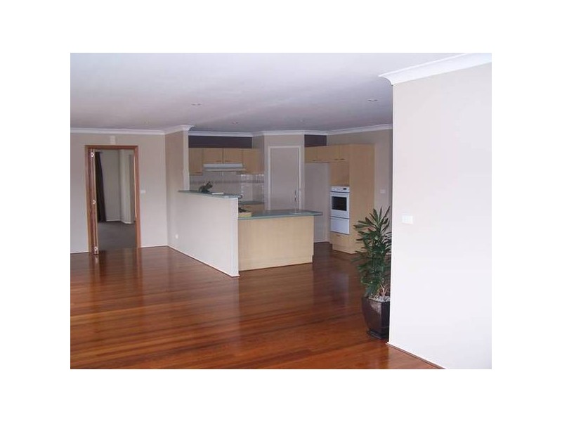 18 Robinia Grove, Garden Suburb NSW 2289