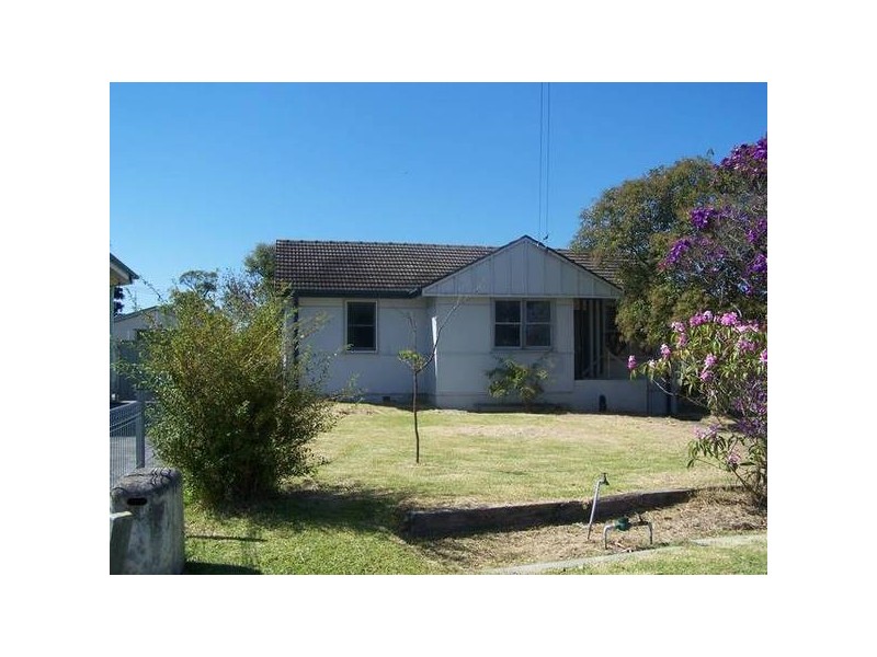 4 Cassia Crescent, Gateshead NSW 2290