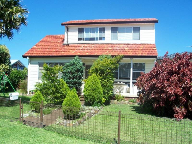 42 Makoro Street, Pelican NSW 2281