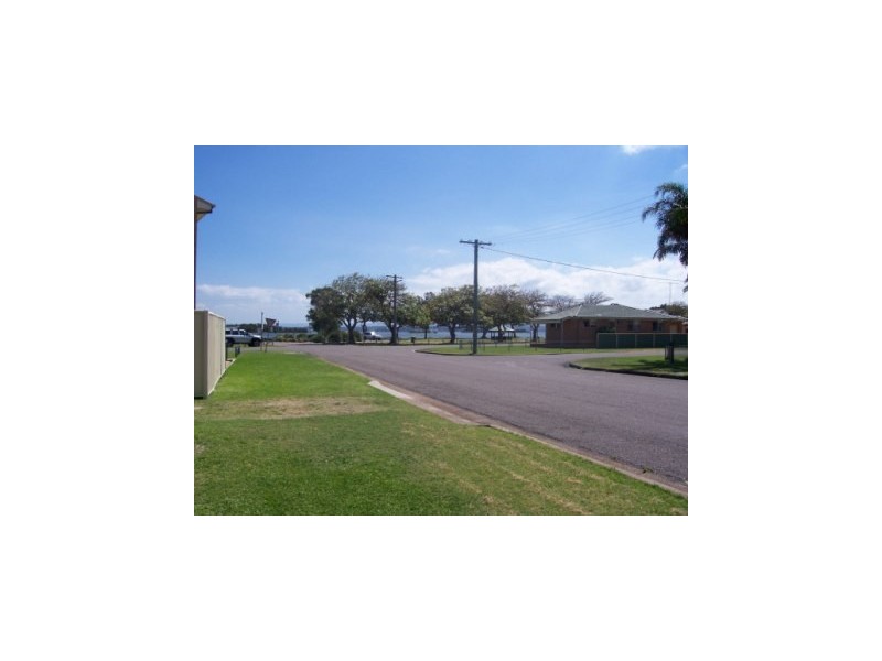 42 Makoro Street, Pelican NSW 2281