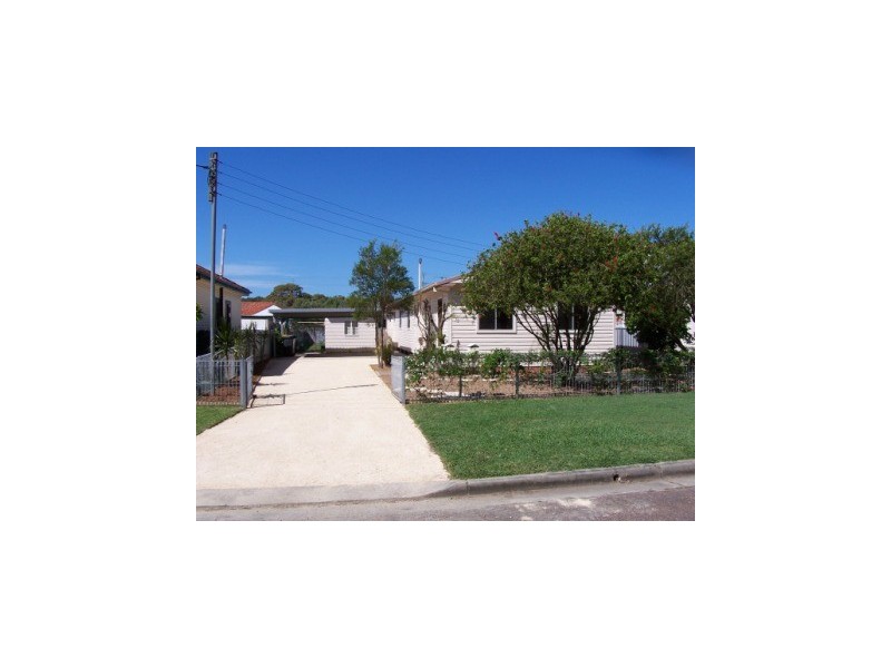 1/18 Haddon Crescent, Marks Point NSW 2280