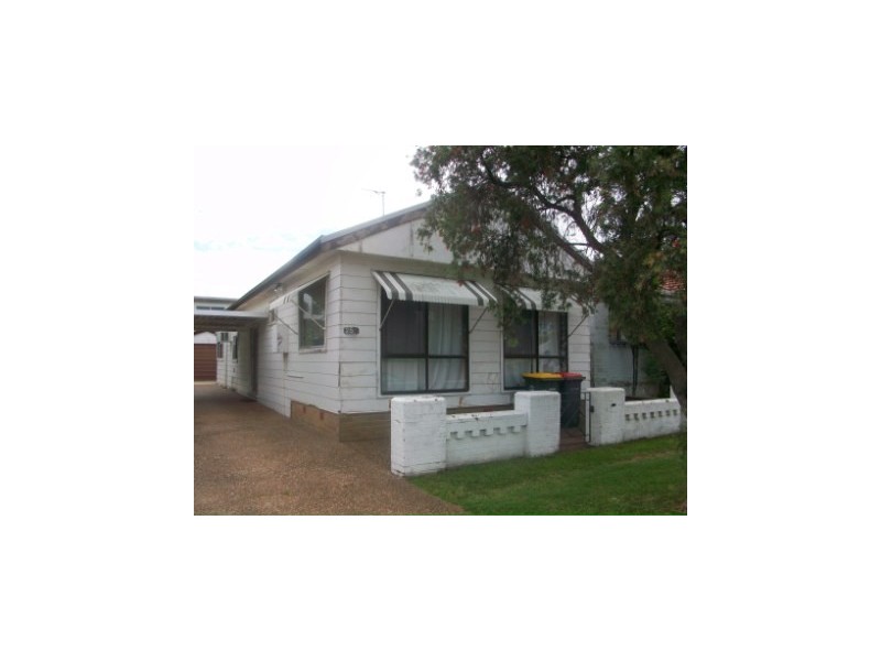 25 Ross Street, Belmont NSW 2280