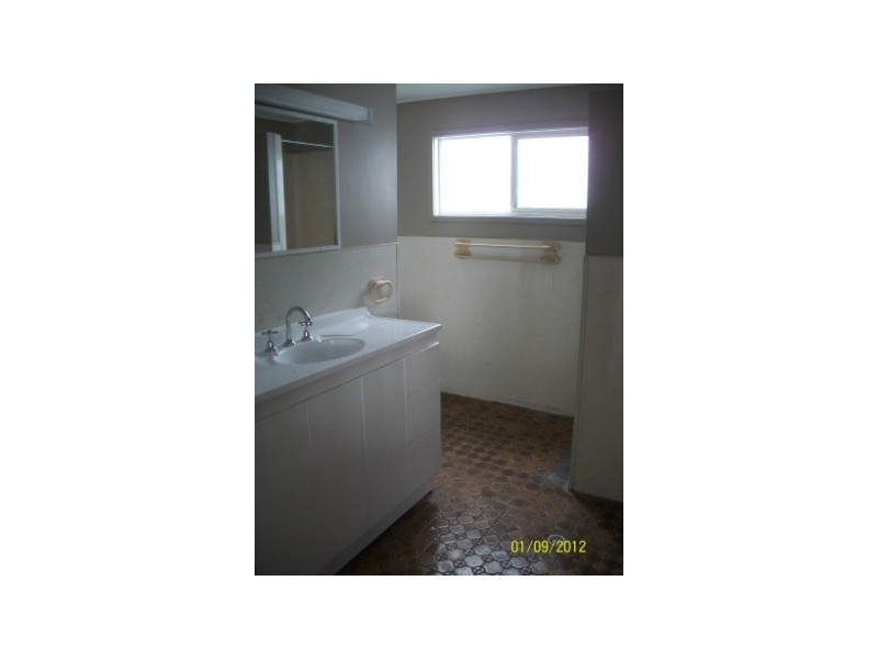 25 Ross Street, Belmont NSW 2280