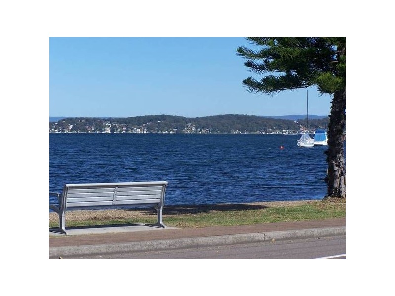 10 Brooks Parade, Belmont NSW 2280