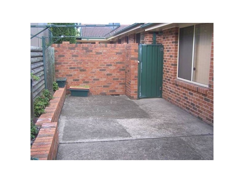 2/4 Chippendall Street, Speers Point NSW 2284