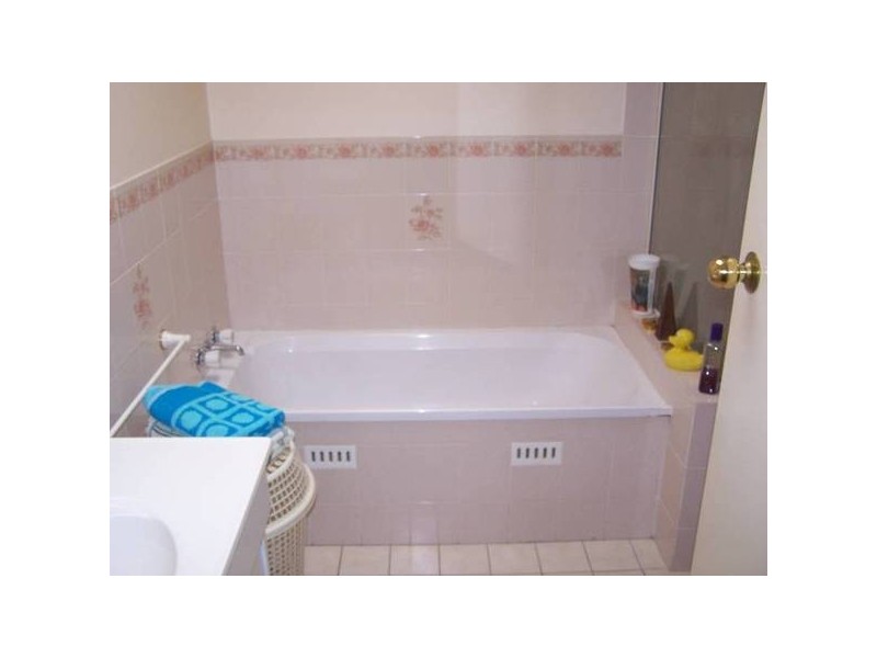 2/4 Chippendall Street, Speers Point NSW 2284