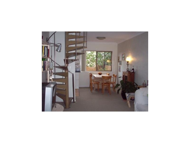 8/7 Hutton Street, Charlestown NSW 2290