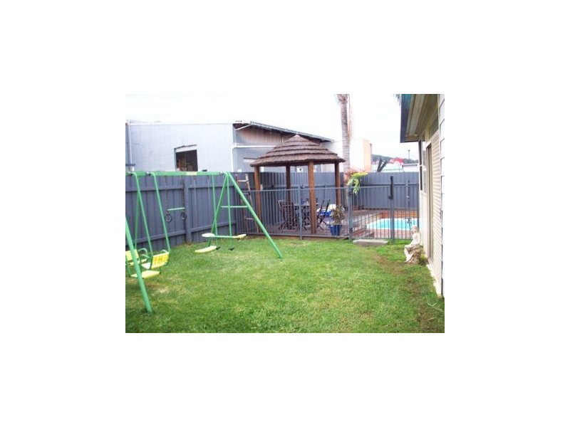 13 Cobbin Parade, Belmont NSW 2280