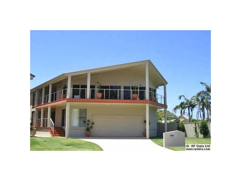 6 Paley Crescent, Belmont South NSW 2280