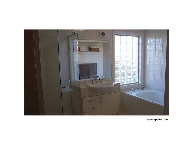 6 Paley Crescent, Belmont South NSW 2280