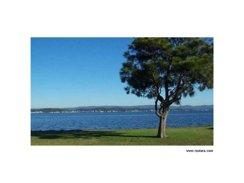 6 Paley Crescent, Belmont South NSW 2280