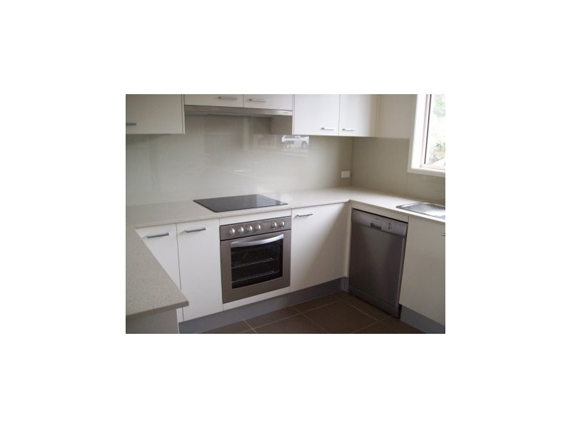 2/39 Hutchinson Street, Redhead NSW 2290