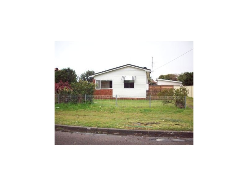 3 Marriott, Belmont South NSW 2280