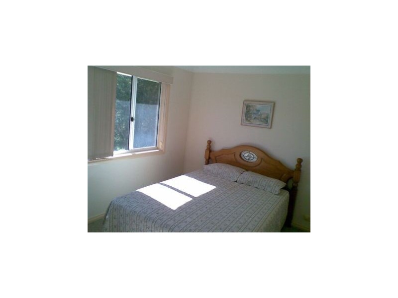 1/4 Robb Street, Belmont NSW 2280