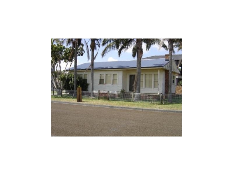 22 Lorna Street, Pelican NSW 2281