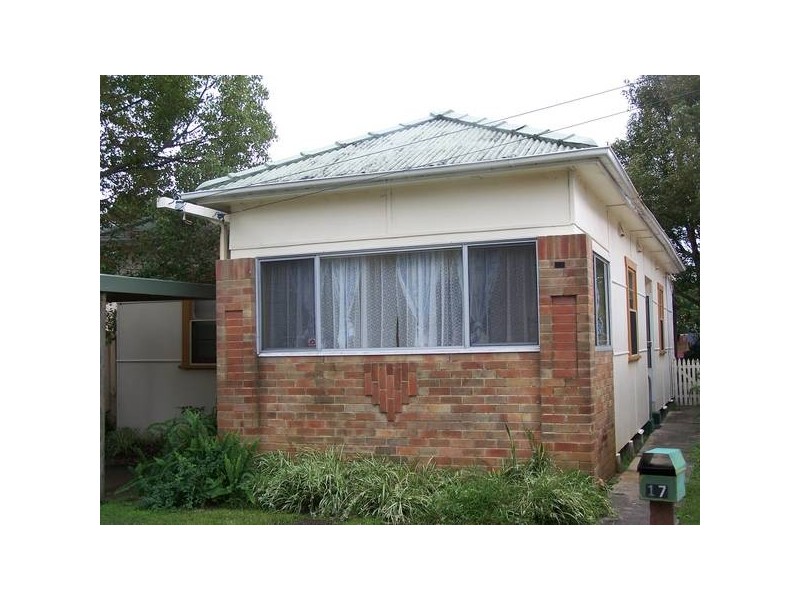 17 Herbert Street, Belmont NSW 2280