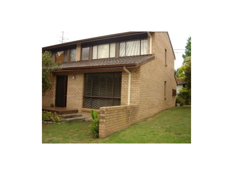 1/2 Mulbinga Avenue, Charlestown NSW 2290