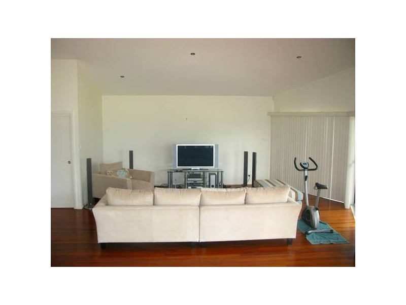 6 Paley Street, Belmont South NSW 2280