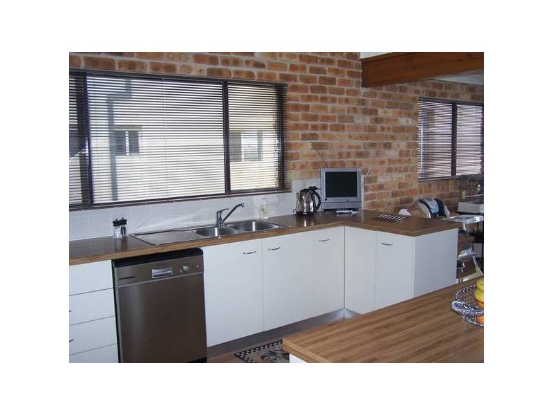 103 Marks Point Road, Marks Point NSW 2280