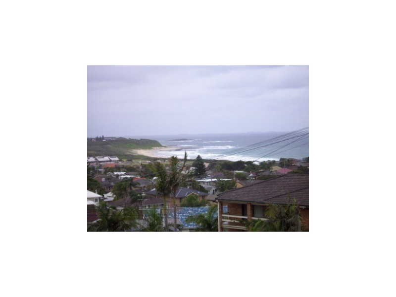 14 Oceanview Pde, Caves Beach NSW 2281
