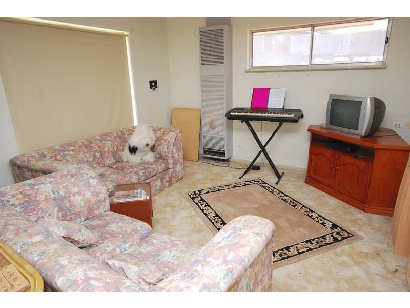 2 Abelia Avenue, Para Vista SA 5093