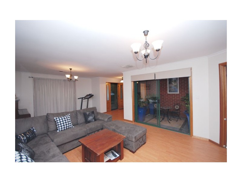 11 McArdle Place, Greenwith SA 5125