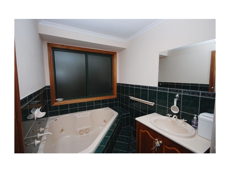 11 McArdle Place, Greenwith SA 5125