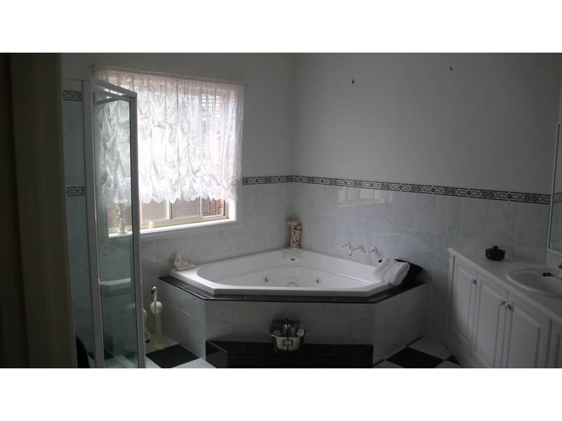 3 Reordan Drive, Greenwith SA 5125