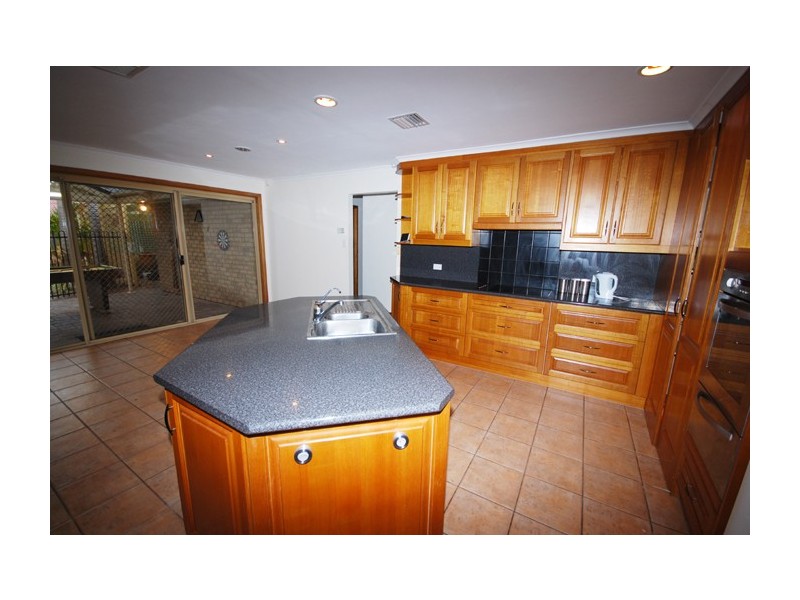 5 Greenfinch Court, Wynn Vale SA 5127