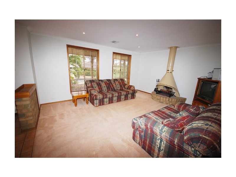 5 Greenfinch Court, Wynn Vale SA 5127