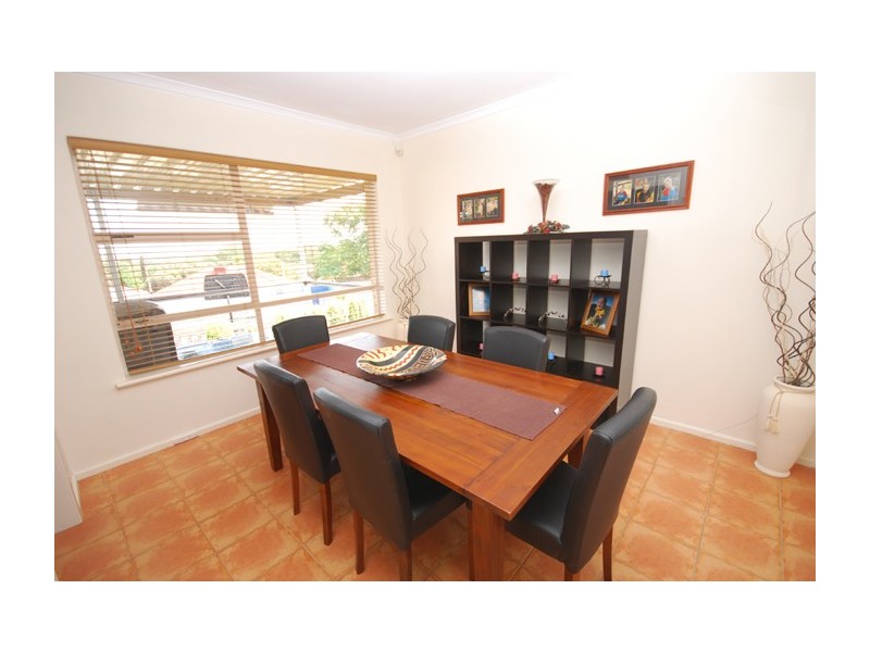 28 Gwender Terrace, Para Hills SA 5096