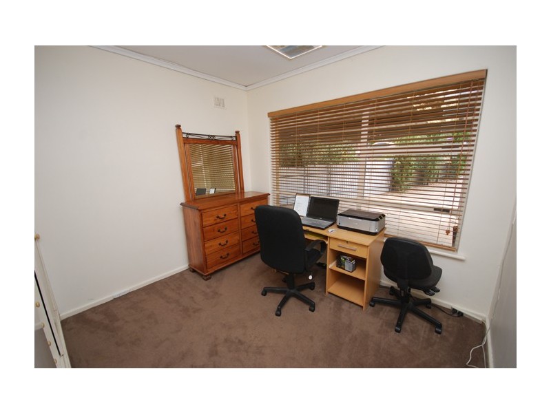 28 Gwender Terrace, Para Hills SA 5096