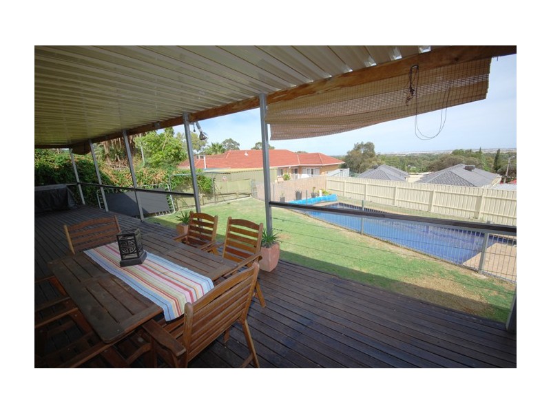28 Gwender Terrace, Para Hills SA 5096