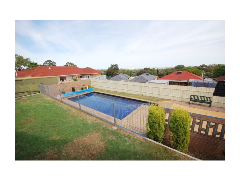 28 Gwender Terrace, Para Hills SA 5096
