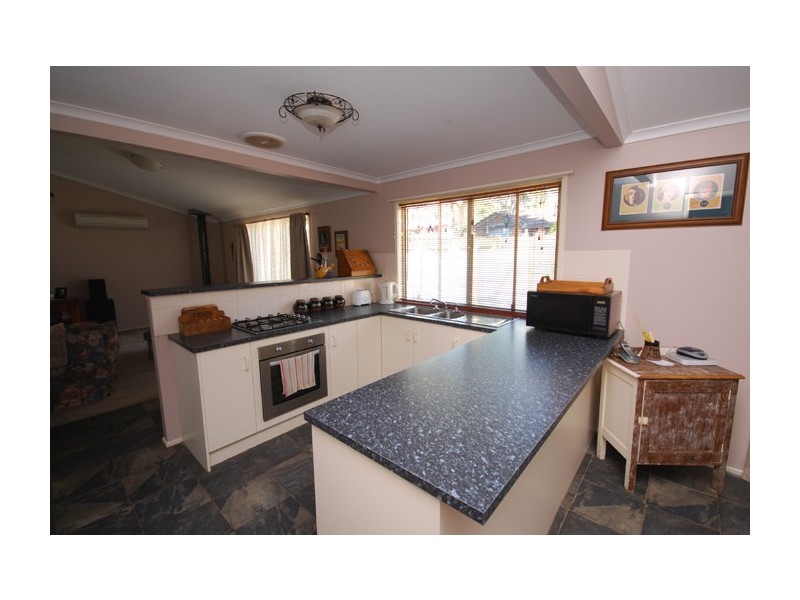 17 Church Street, Williamstown SA 5351