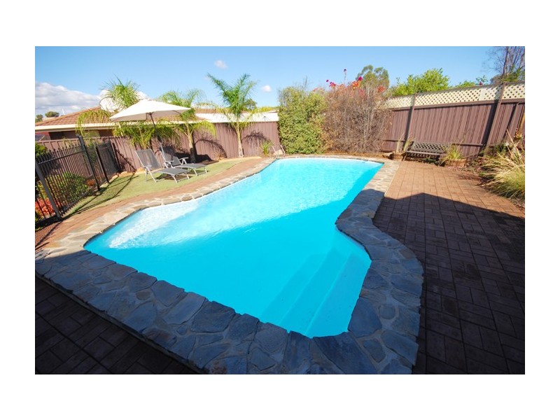 14 Cockatoo Street, Modbury Heights SA 5092