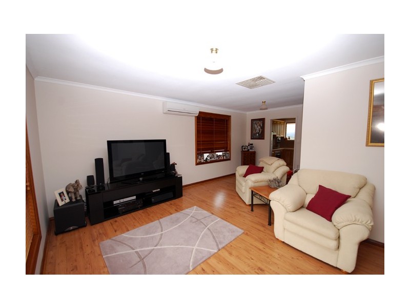 27 Cedric Avenue, Redwood Park SA 5097