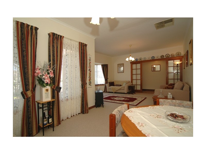 22 Frontignac Court, Wynn Vale SA 5127