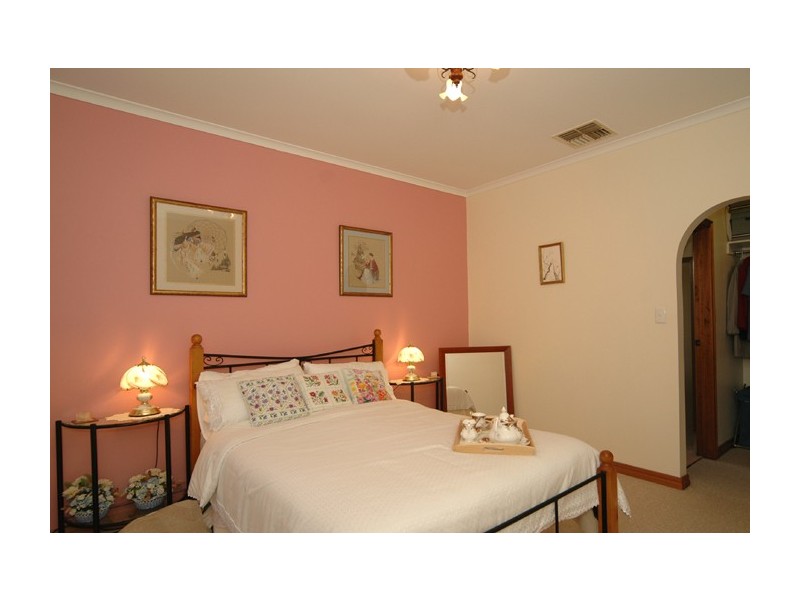 22 Frontignac Court, Wynn Vale SA 5127