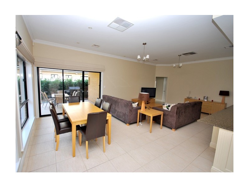 26 Shoalhaven Circuit, Mawson Lakes SA 5095